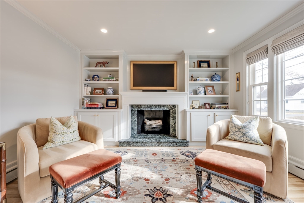 51 Como Road Boston, MA 02136 - Photo 2 of 37