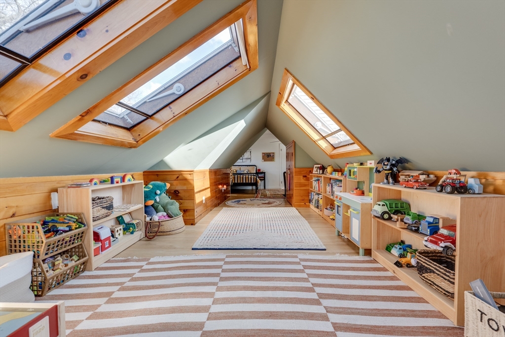 51 Como Road Boston, MA 02136 - Photo 21 of 37