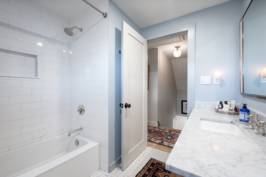 51 Como Road Boston, MA 02136 - Photo 25 of 37