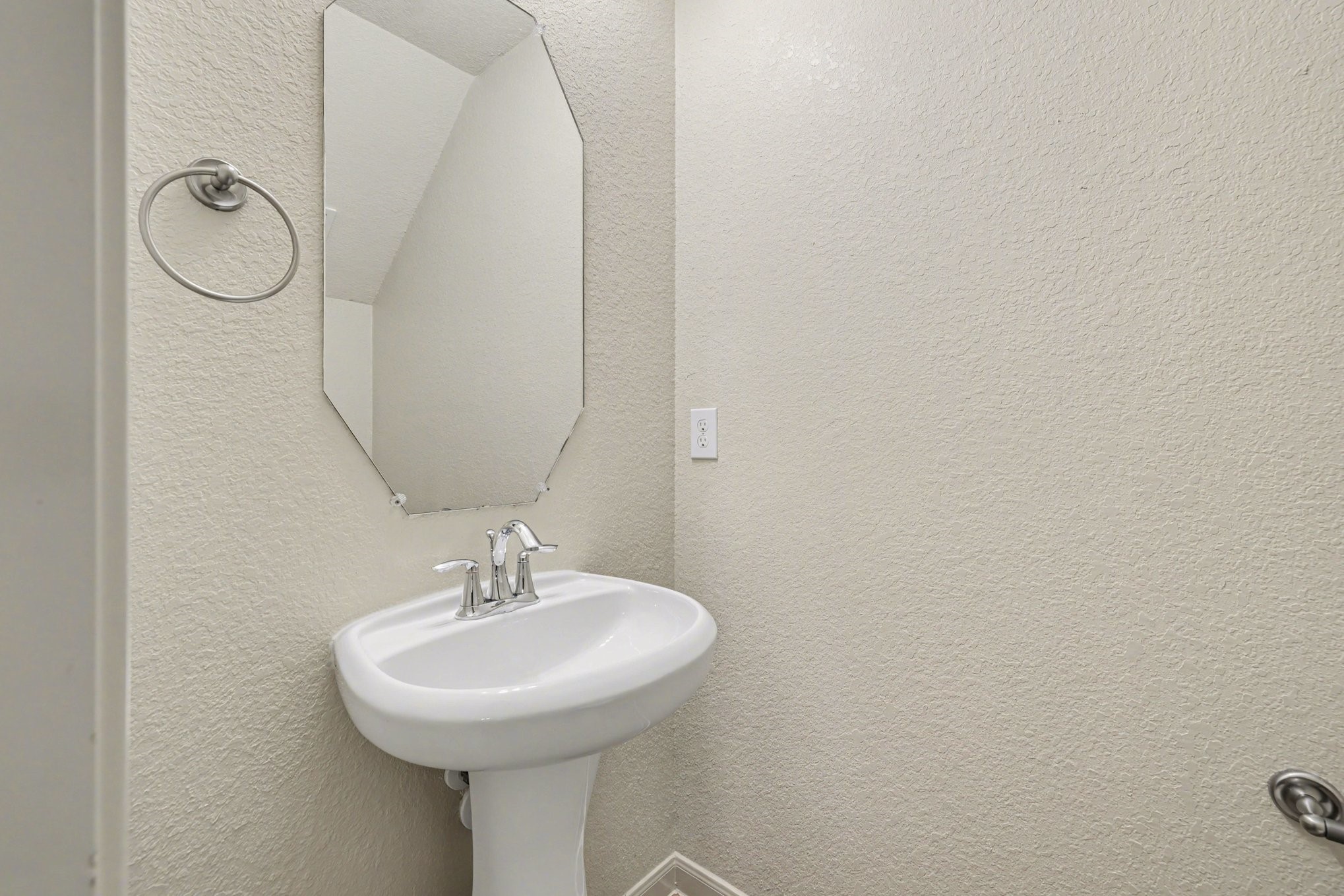 4921 Summer Ridge Drive Conroe, TX 77303 - Photo 13 of 25