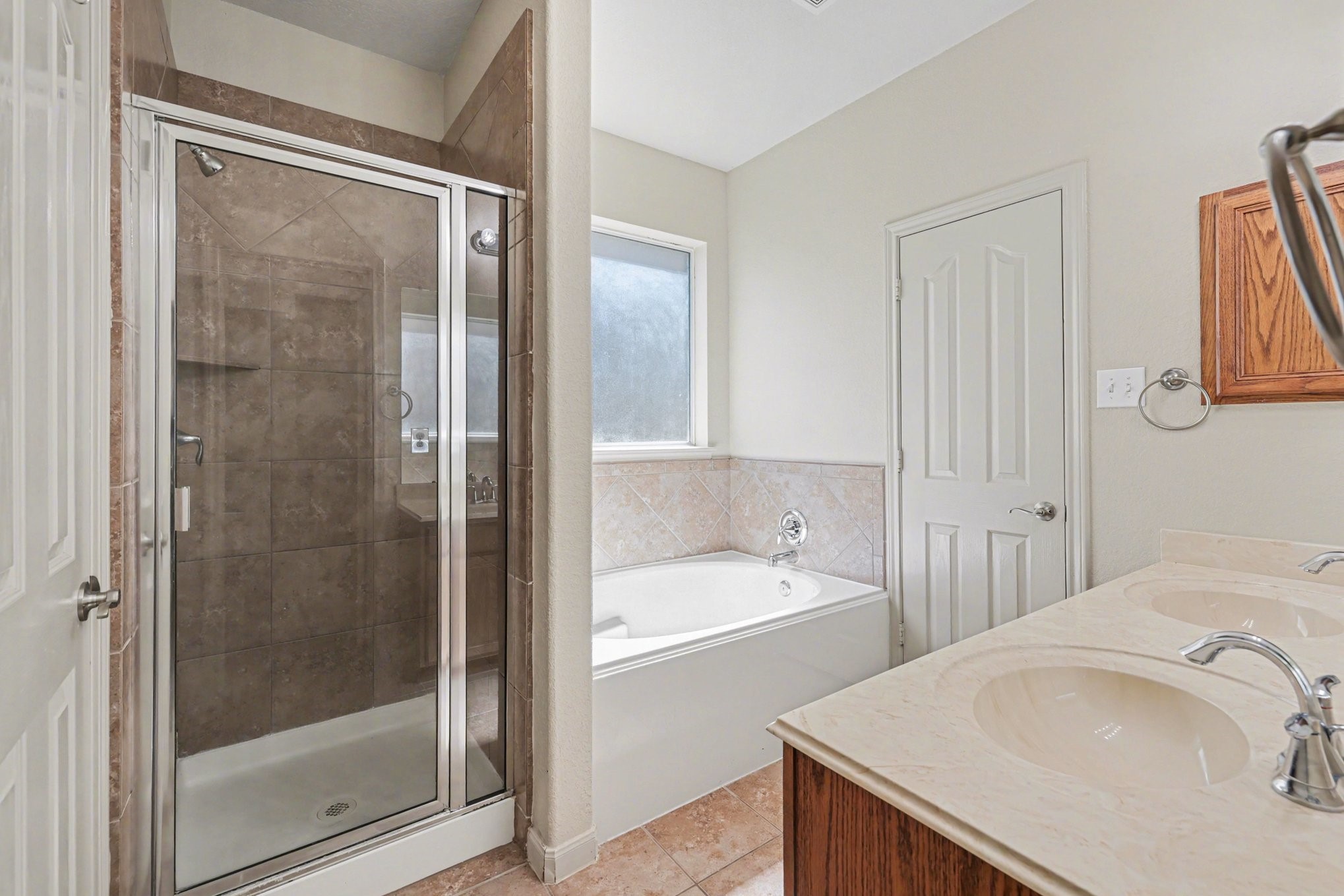 4921 Summer Ridge Drive Conroe, TX 77303 - Photo 15 of 25