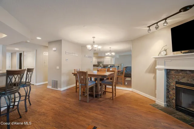 $815,000 | 4549 South Arrow Point Drive, Unit 207, Harrison, ID 83833