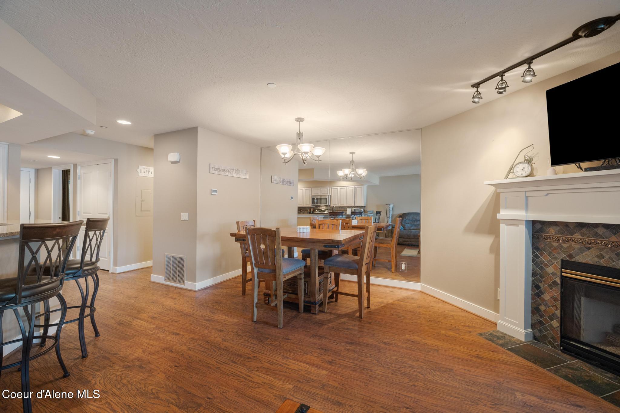 4549 South Arrow Point Drive, Unit 207 Harrison, ID 83833 - Photo 12 of 60 Dining Area