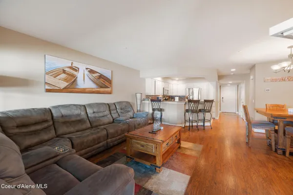 $815,000 | 4549 South Arrow Point Drive, Unit 207, Harrison, ID 83833