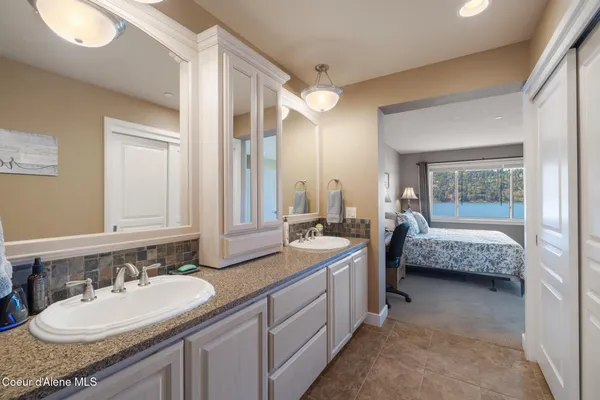 $815,000 | 4549 South Arrow Point Drive, Unit 207, Harrison, ID 83833