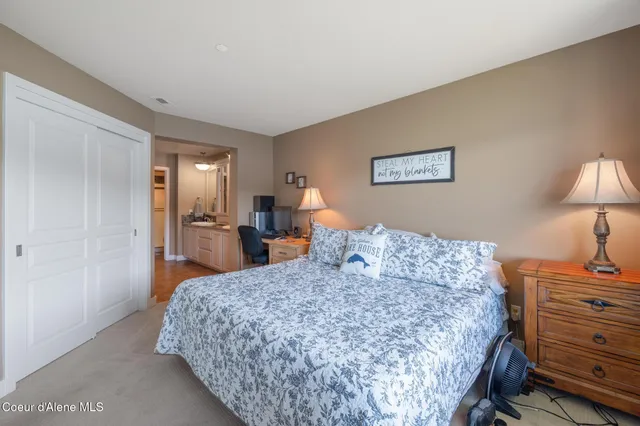 $815,000 | 4549 South Arrow Point Drive, Unit 207, Harrison, ID 83833