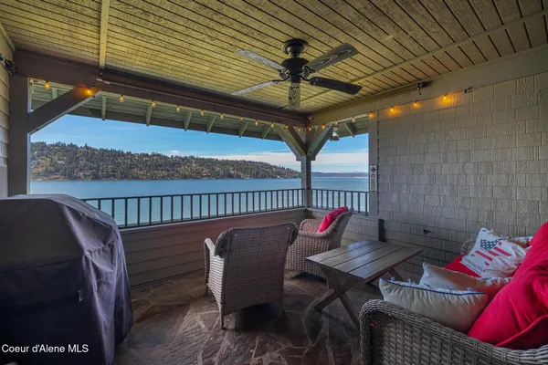 $815,000 | 4549 South Arrow Point Drive, Unit 207, Harrison, ID 83833