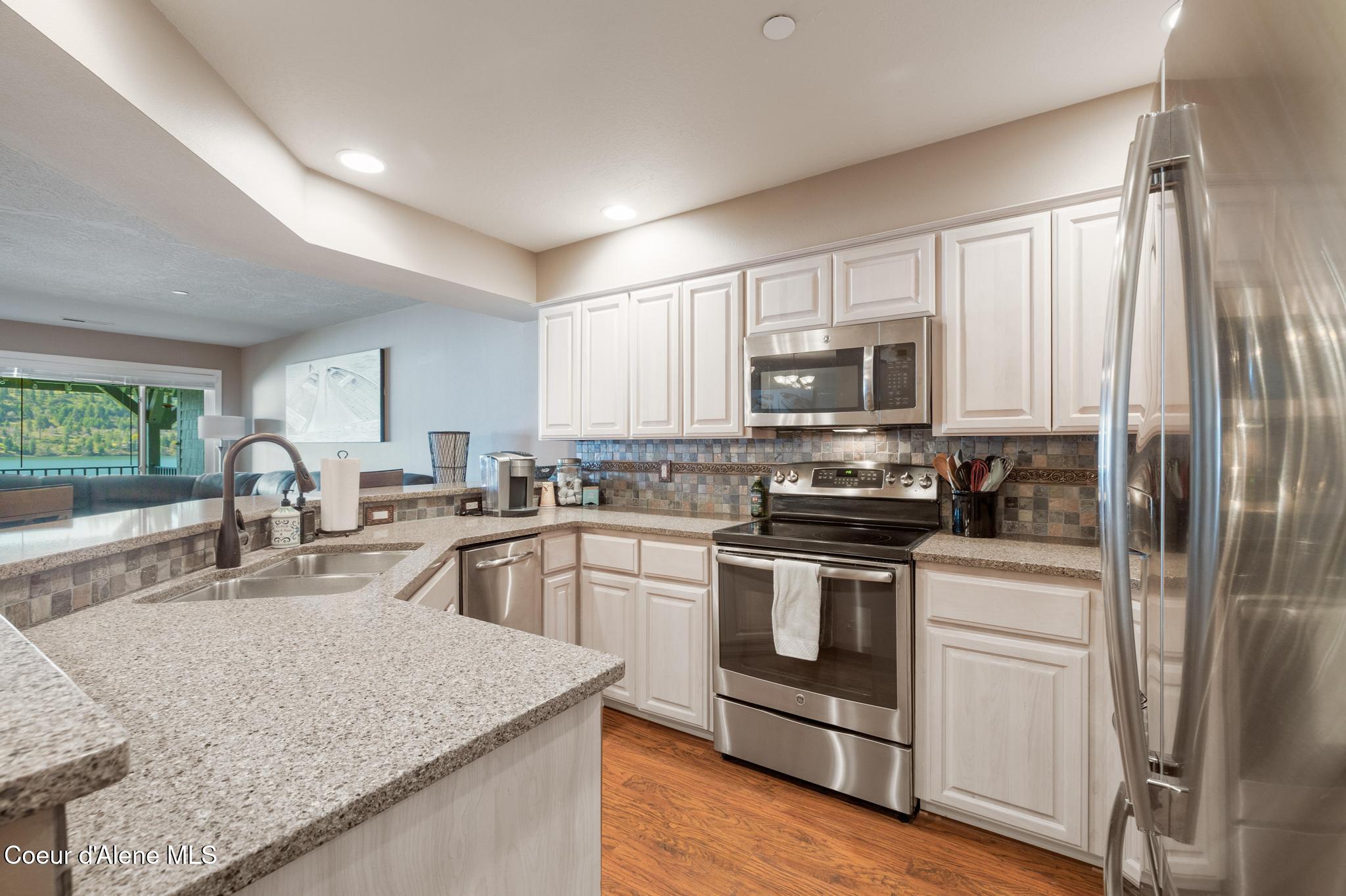 4549 South Arrow Point Drive, Unit 207 Harrison, ID 83833 - Photo 5 of 60 Granite Counter Tops