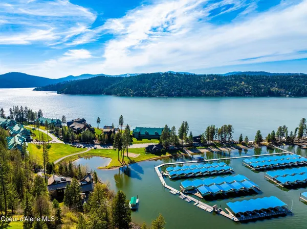 $815,000 | 4549 South Arrow Point Drive, Unit 207, Harrison, ID 83833