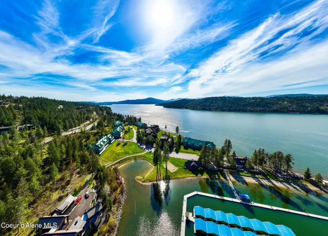 $815,000 | 4549 South Arrow Point Drive, Unit 207, Harrison, ID 83833