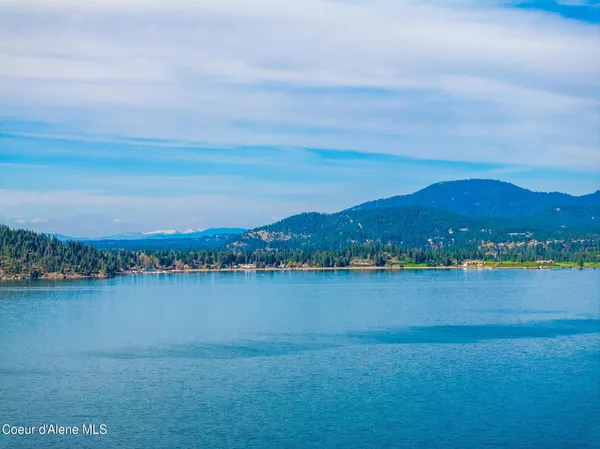 $815,000 | 4549 South Arrow Point Drive, Unit 207, Harrison, ID 83833