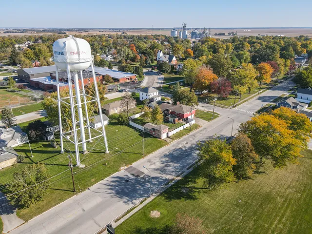 $215,000 | 375 South St Louis Avenue, St. Anne, IL 60964