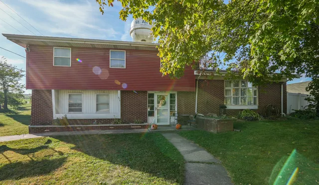 $215,000 | 375 South St Louis Avenue, St. Anne, IL 60964