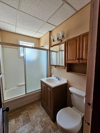 $1,900 | 70 Warburton Street, Unit 3, Fall River, MA 02720