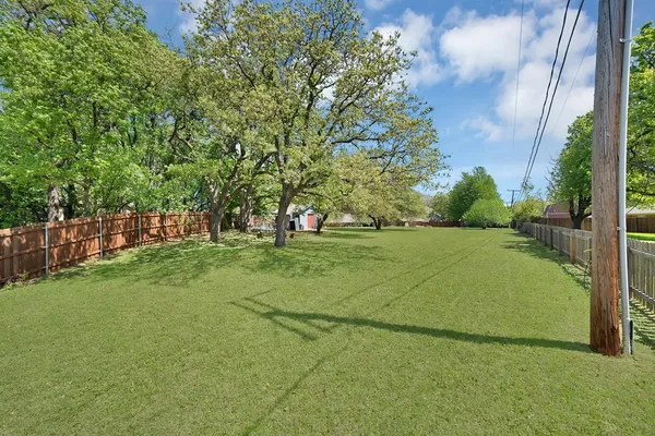 $2,850 | 2812 Whisperwood Trail, Dalworthington Gardens, TX 76016