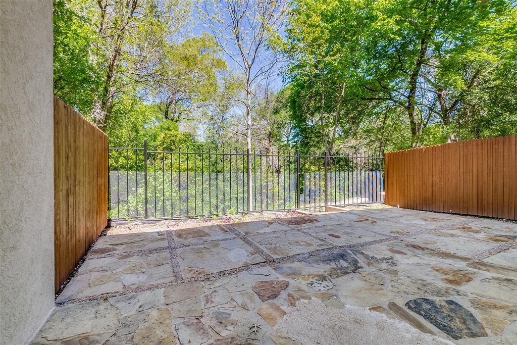 8819 Tudor Place Dallas, TX 75228 - Photo 14 of 22