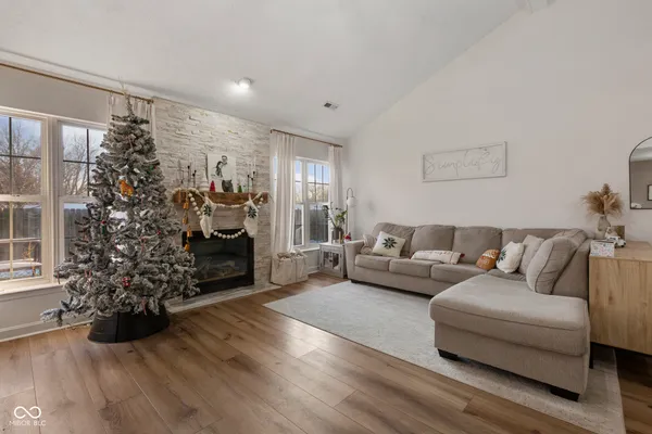 $340,000 | 4103 Andrew Drive, Floyds Knobs, IN 47119