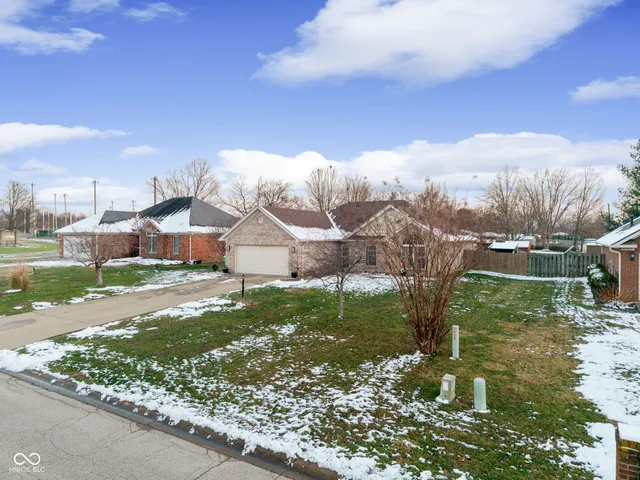 $340,000 | 4103 Andrew Drive, Floyds Knobs, IN 47119