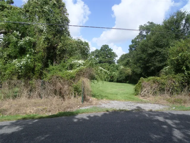 a picture of a bathroom with a window