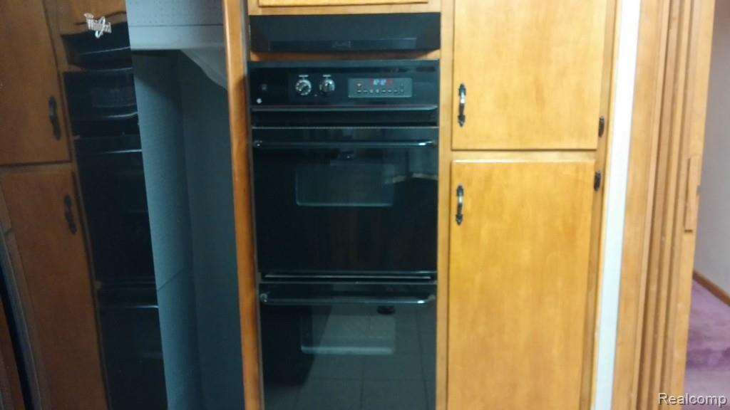 16163 Sunderland Road Detroit, MI 48219 - Photo 10 of 28 20150804_121443.jpg