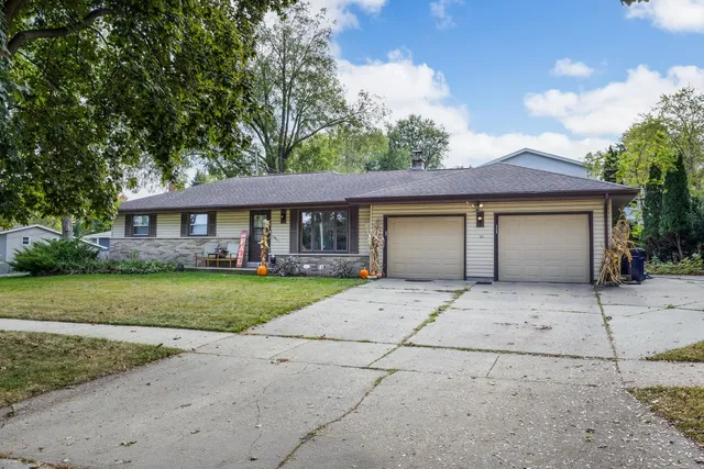 $295,000 | 2219 Elizabeth Street, Janesville, WI 53548