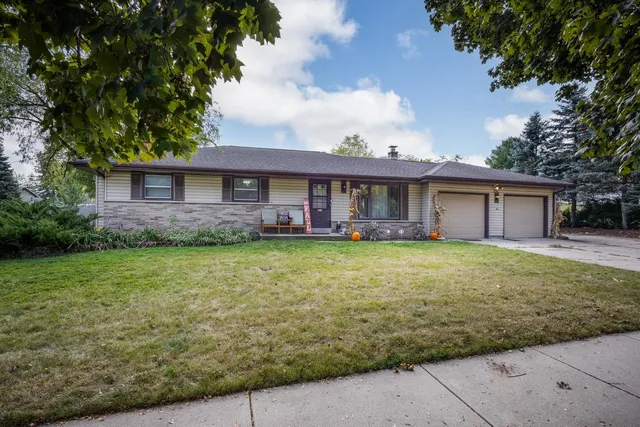 $295,000 | 2219 Elizabeth Street, Janesville, WI 53548