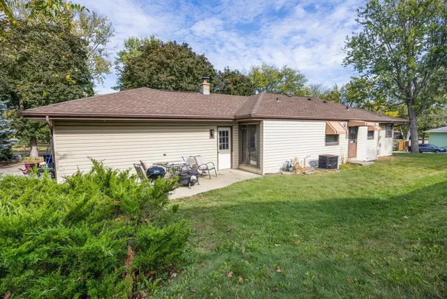 $295,000 | 2219 Elizabeth Street, Janesville, WI 53548