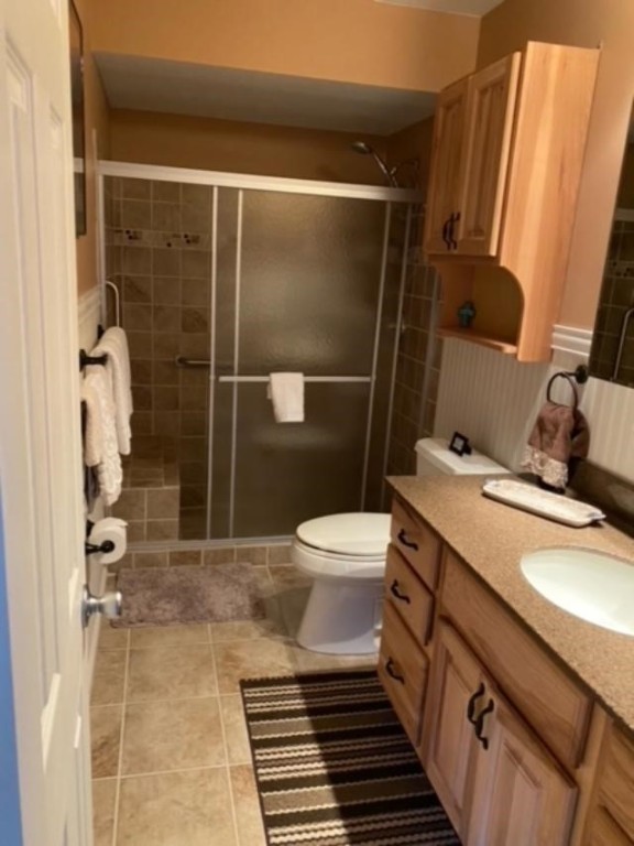 125 Main Street Sebastian, FL 32958 - Photo 23 of 25 a bathroom with a sink toilet and shower
