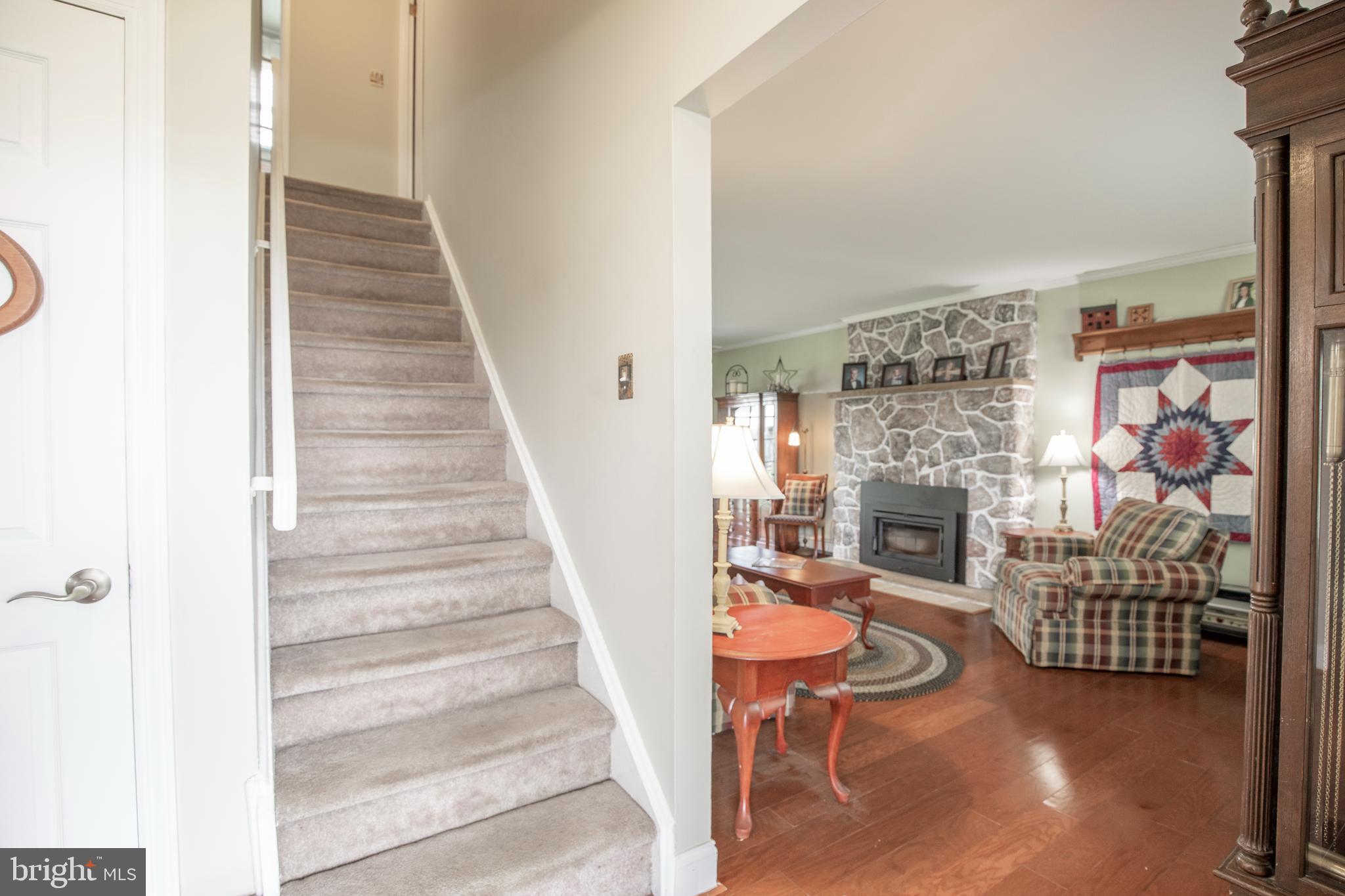 7 Tinder Road Levittown, PA 19056 - Photo 3 of 41 FOYER