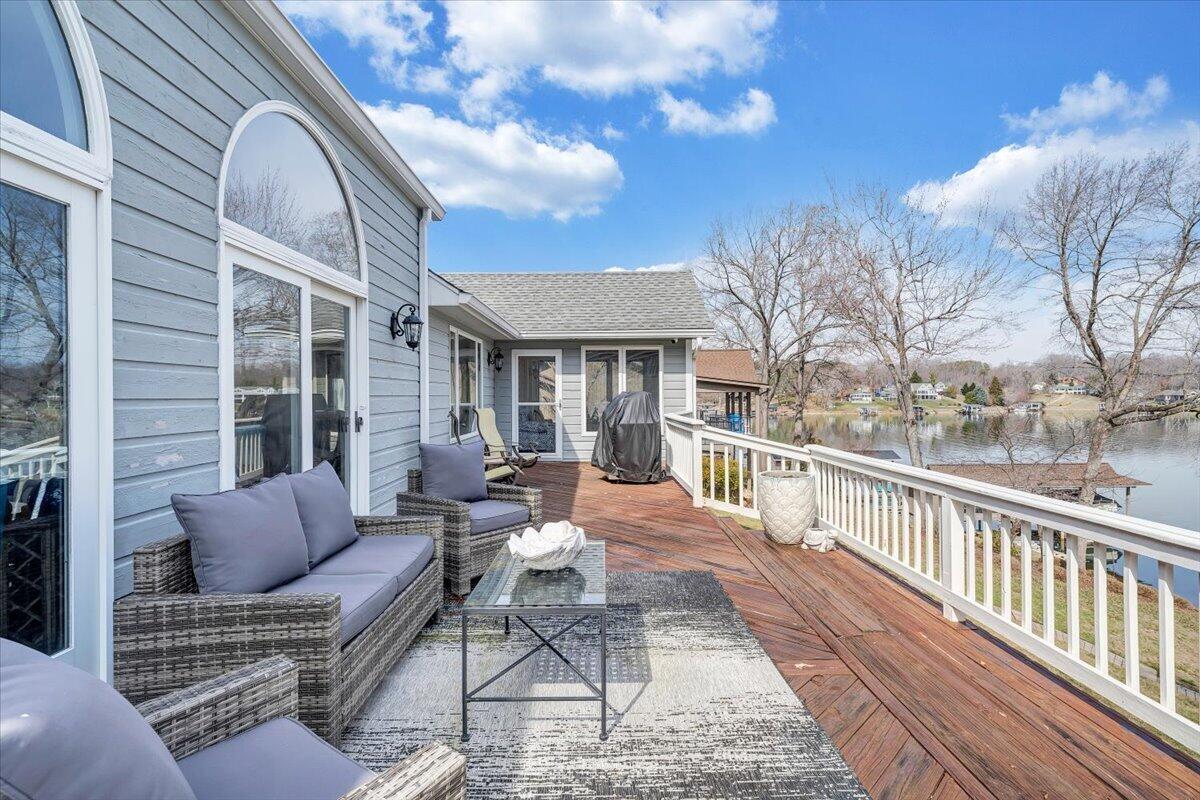 110 Windward Drive Moneta, VA 24121 - Photo 17 of 134 Deck