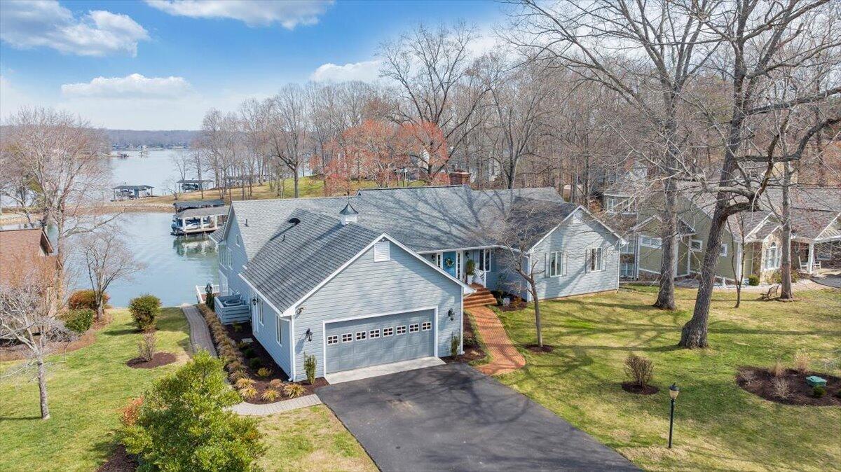 110 Windward Drive Moneta, VA 24121 - Photo 3 of 134 Front