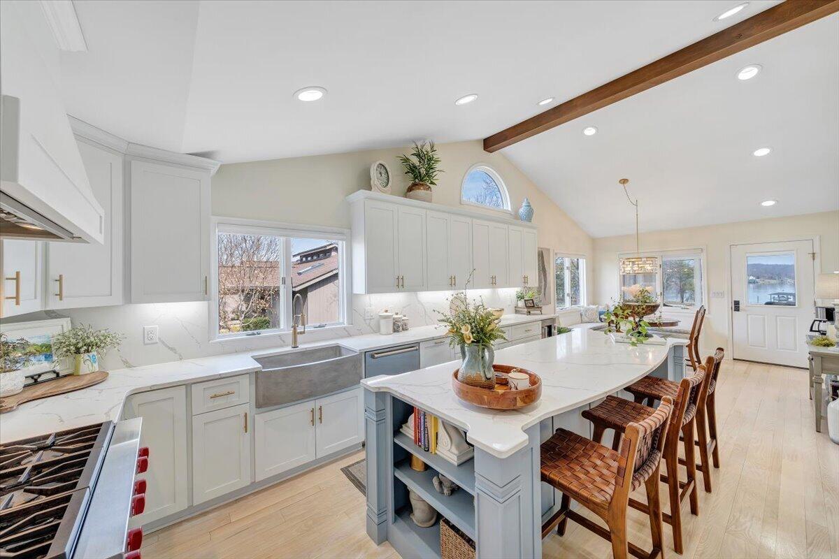 110 Windward Drive Moneta, VA 24121 - Photo 31 of 134 Kitchen
