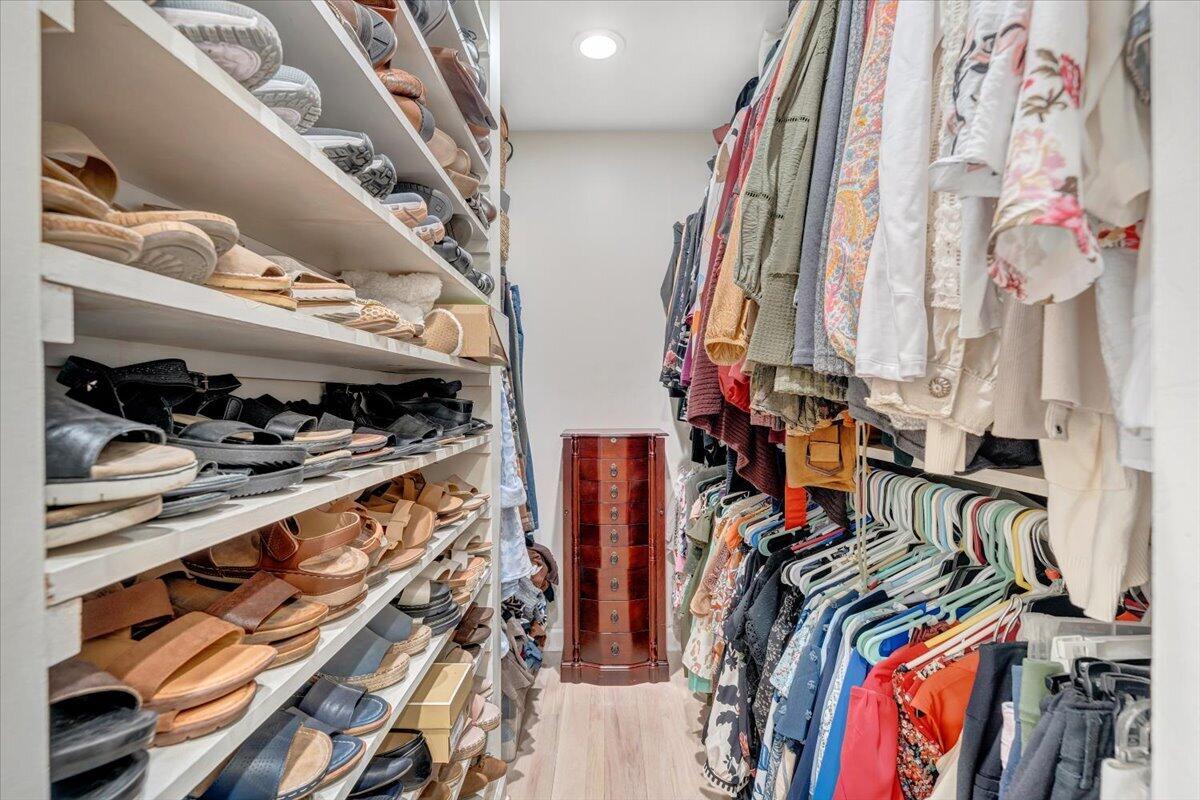 110 Windward Drive Moneta, VA 24121 - Photo 53 of 134 Primary Closet