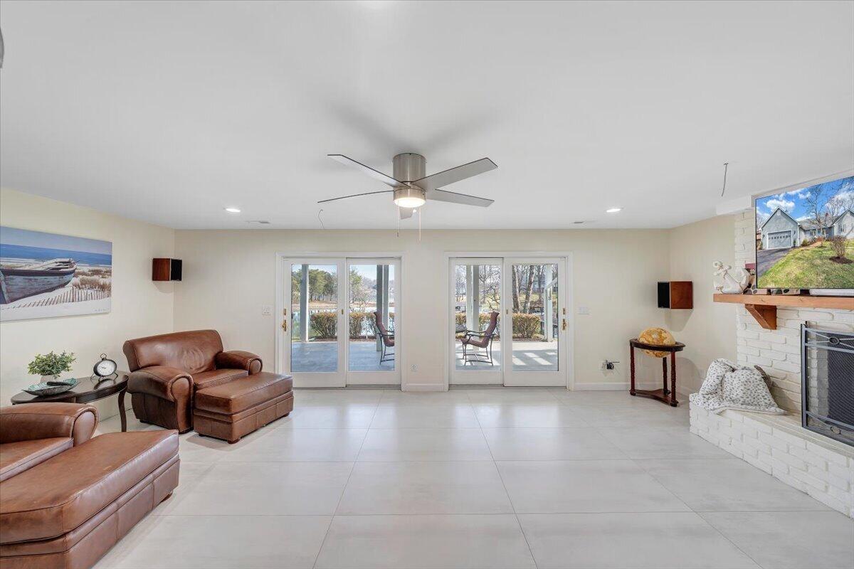 110 Windward Drive Moneta, VA 24121 - Photo 66 of 134 Family Room