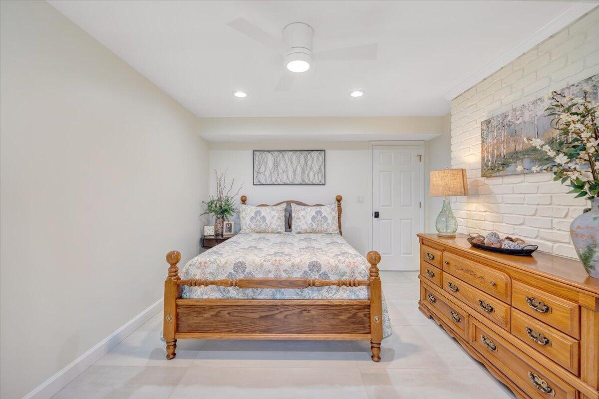 110 Windward Drive Moneta, VA 24121 - Photo 80 of 134 Guest Bedroom