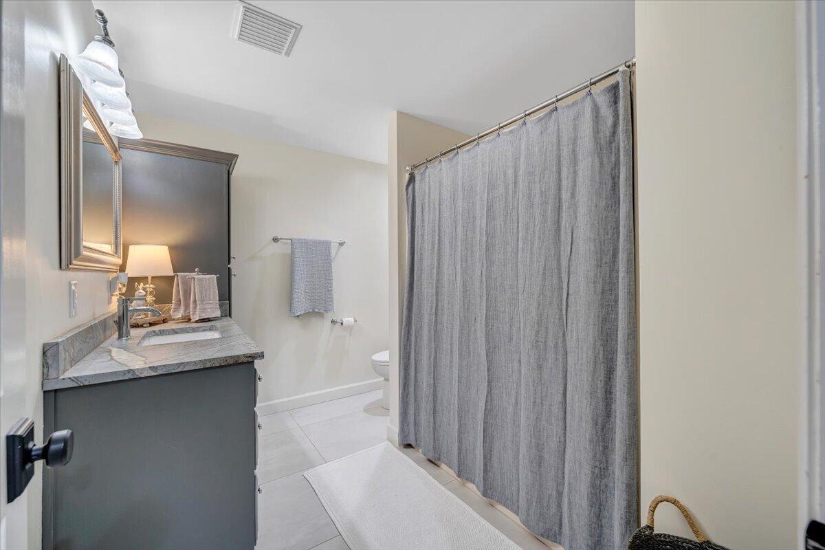 110 Windward Drive Moneta, VA 24121 - Photo 81 of 134 Bathroom