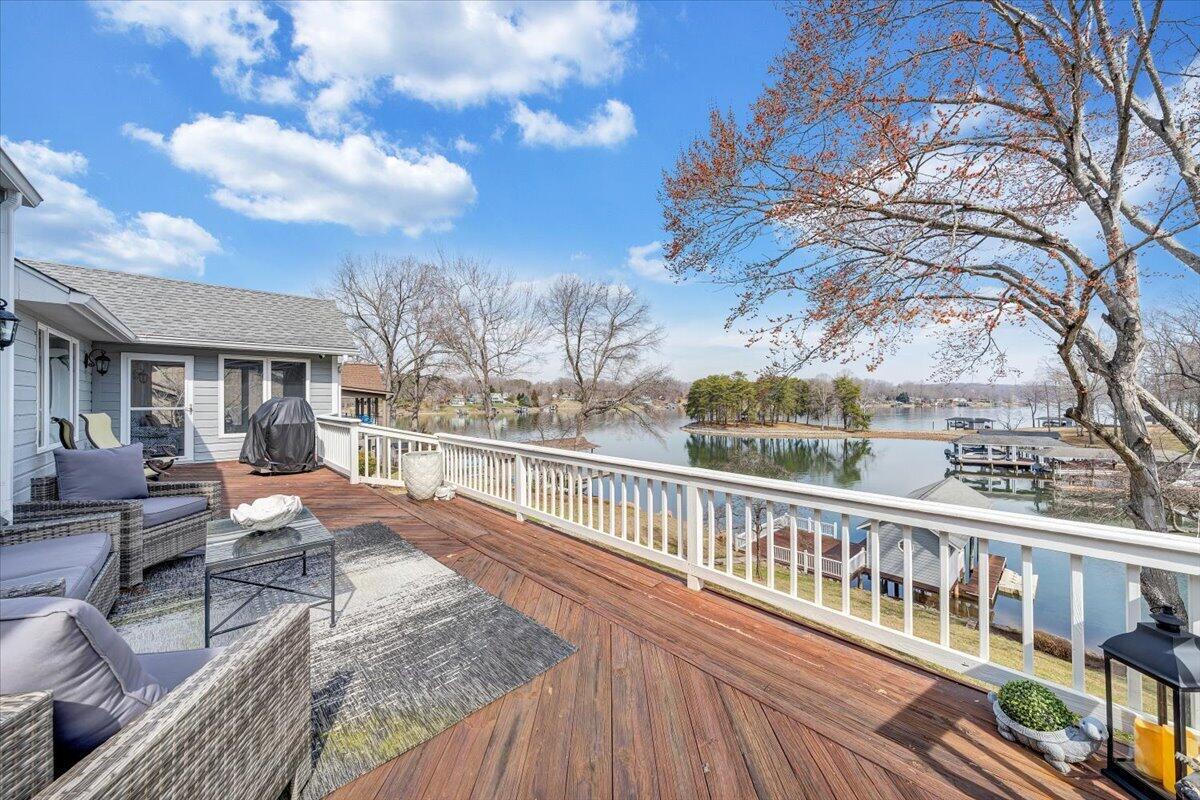110 Windward Drive Moneta, VA 24121 - Photo 89 of 134 Deck