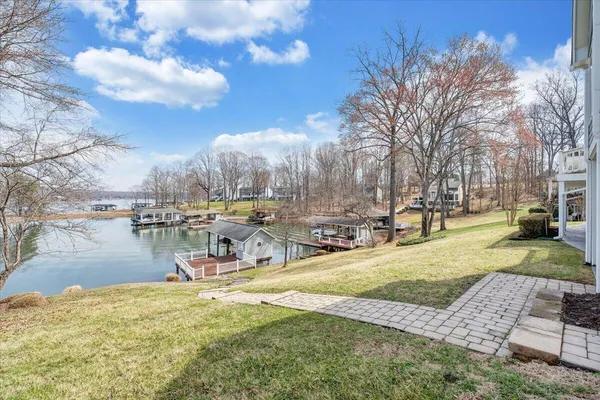 $2,075,000 | 110 Windward Drive, Moneta, VA 24121