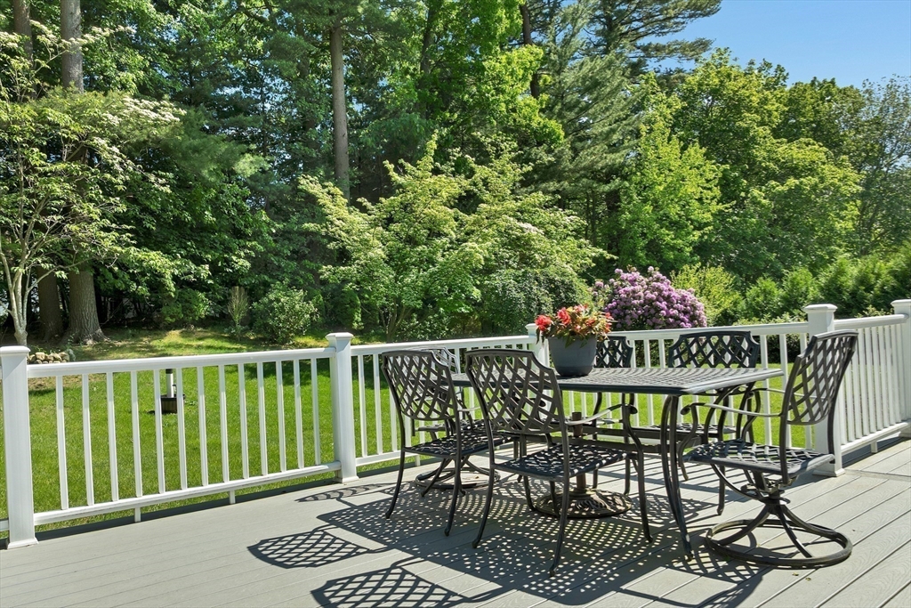 29 Trickett Road Lynnfield, MA 01940 - Photo 24 of 38