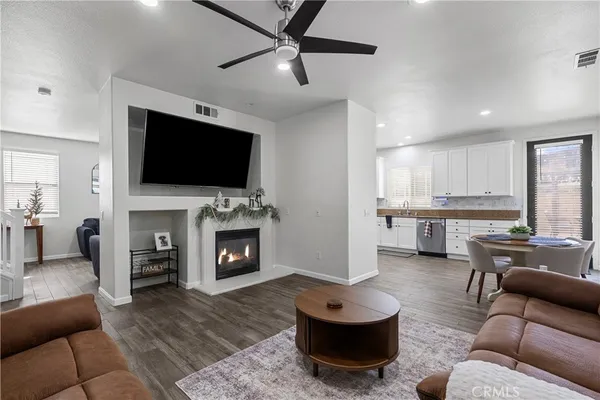 $780,000 | 19904 Holly Drive, Saugus, CA 91350