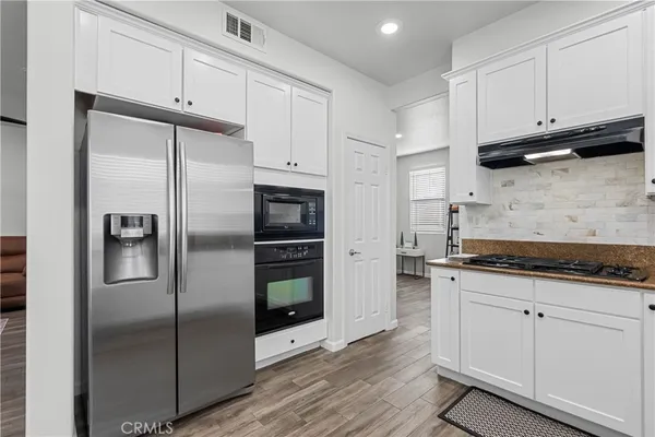 $780,000 | 19904 Holly Drive, Saugus, CA 91350