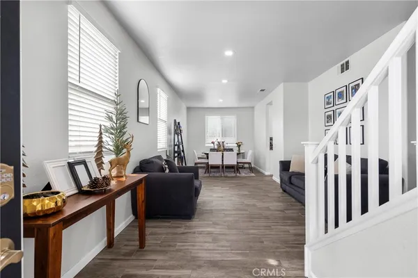 $780,000 | 19904 Holly Drive, Saugus, CA 91350