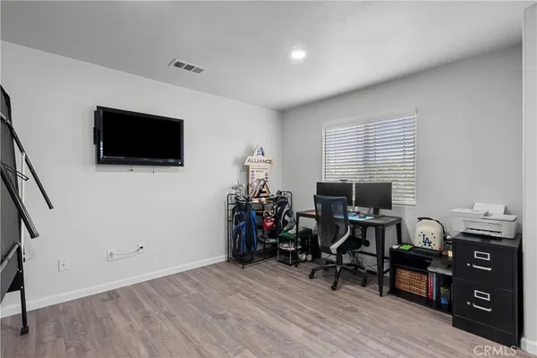 $780,000 | 19904 Holly Drive, Saugus, CA 91350