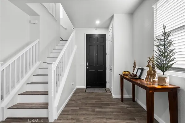 $780,000 | 19904 Holly Drive, Saugus, CA 91350