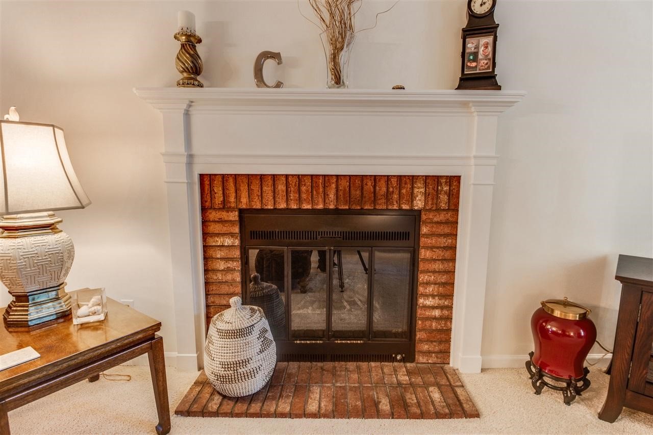 1030 Stonehenge Road Flint, MI 48532 - Photo 4 of 36 21468236-3.JPG
