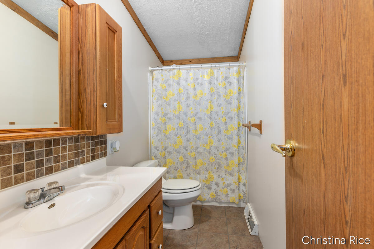 1397 Youngs Road Orleans, MI 48865 - Photo 18 of 29 1397-Youngs_015