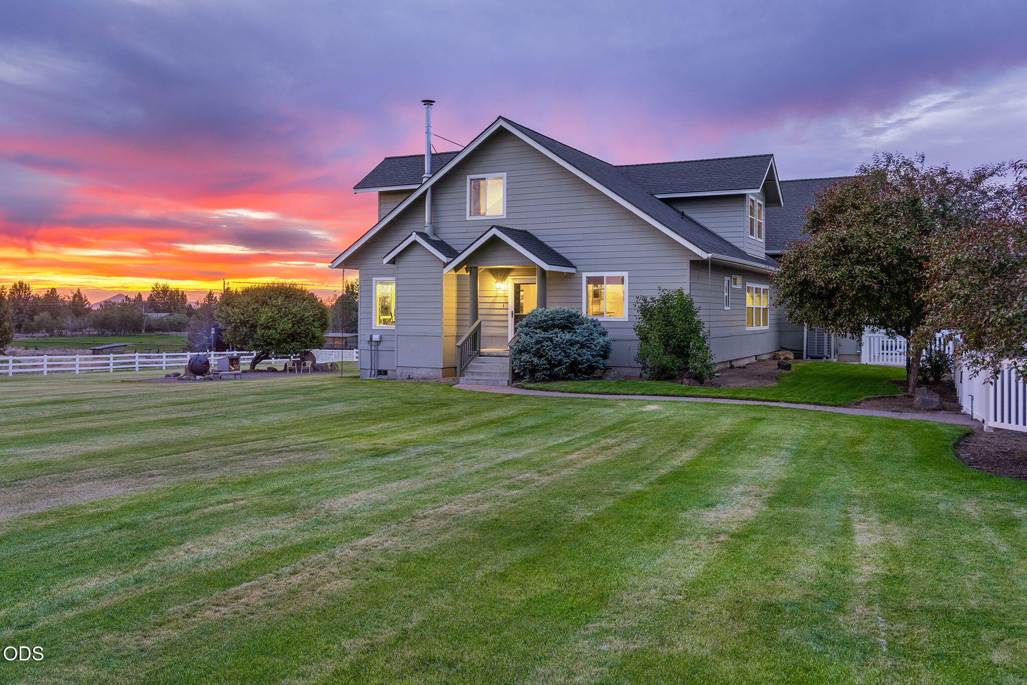 63531 Gentry Loop Bend, OR 97701 - Photo 3 of 72