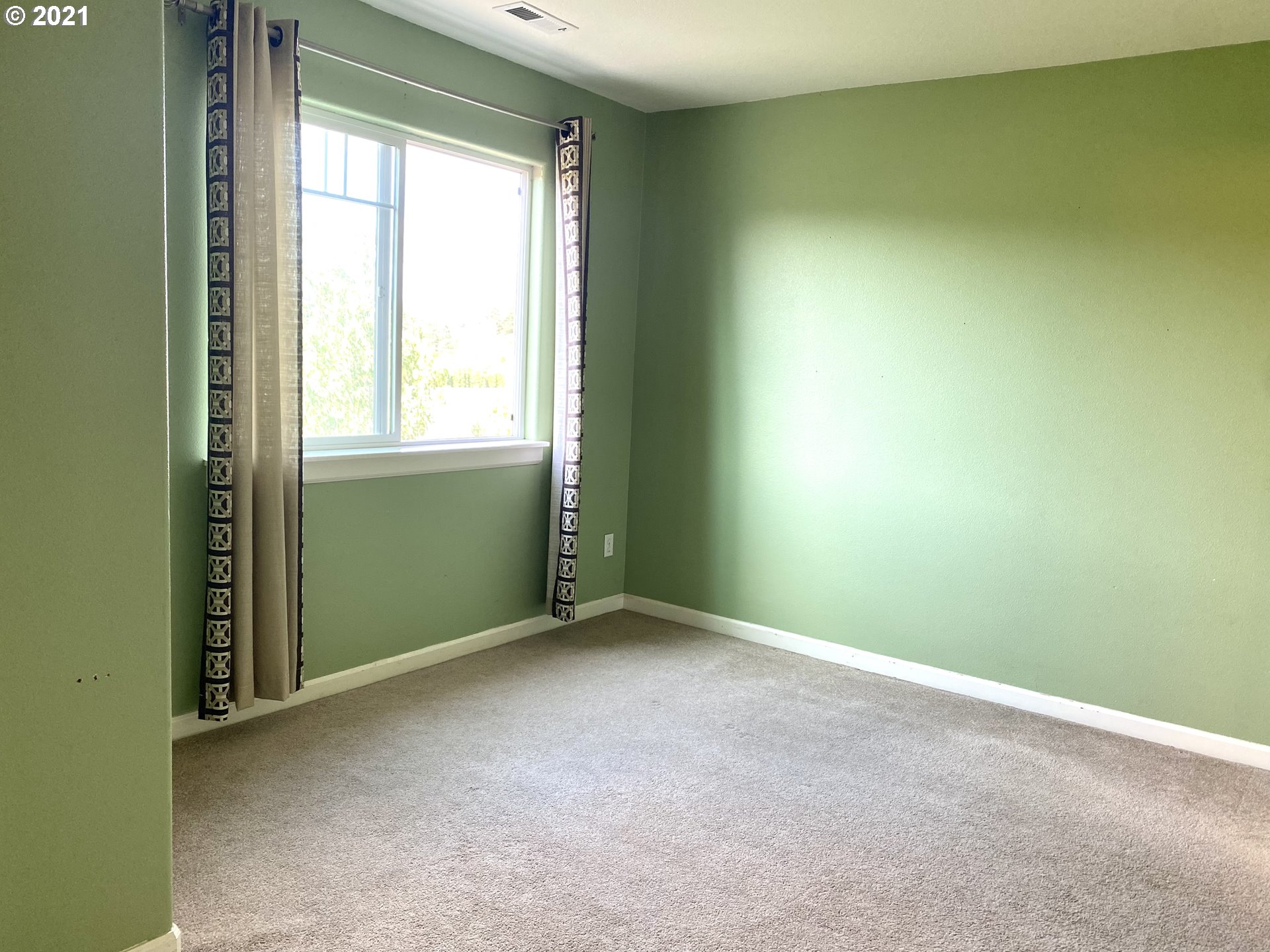 2710 Southeast 141st Avenue, Unit 5 Portland, OR 97236 - Photo 14 of 18