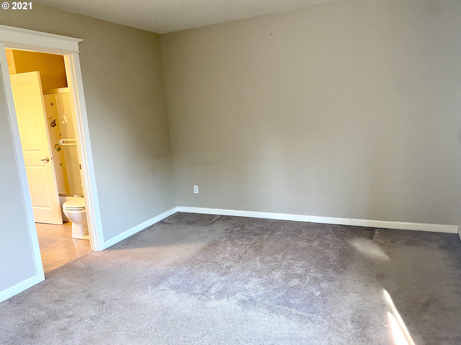 2710 Southeast 141st Avenue, Unit 5 Portland, OR 97236 - Photo 17 of 18