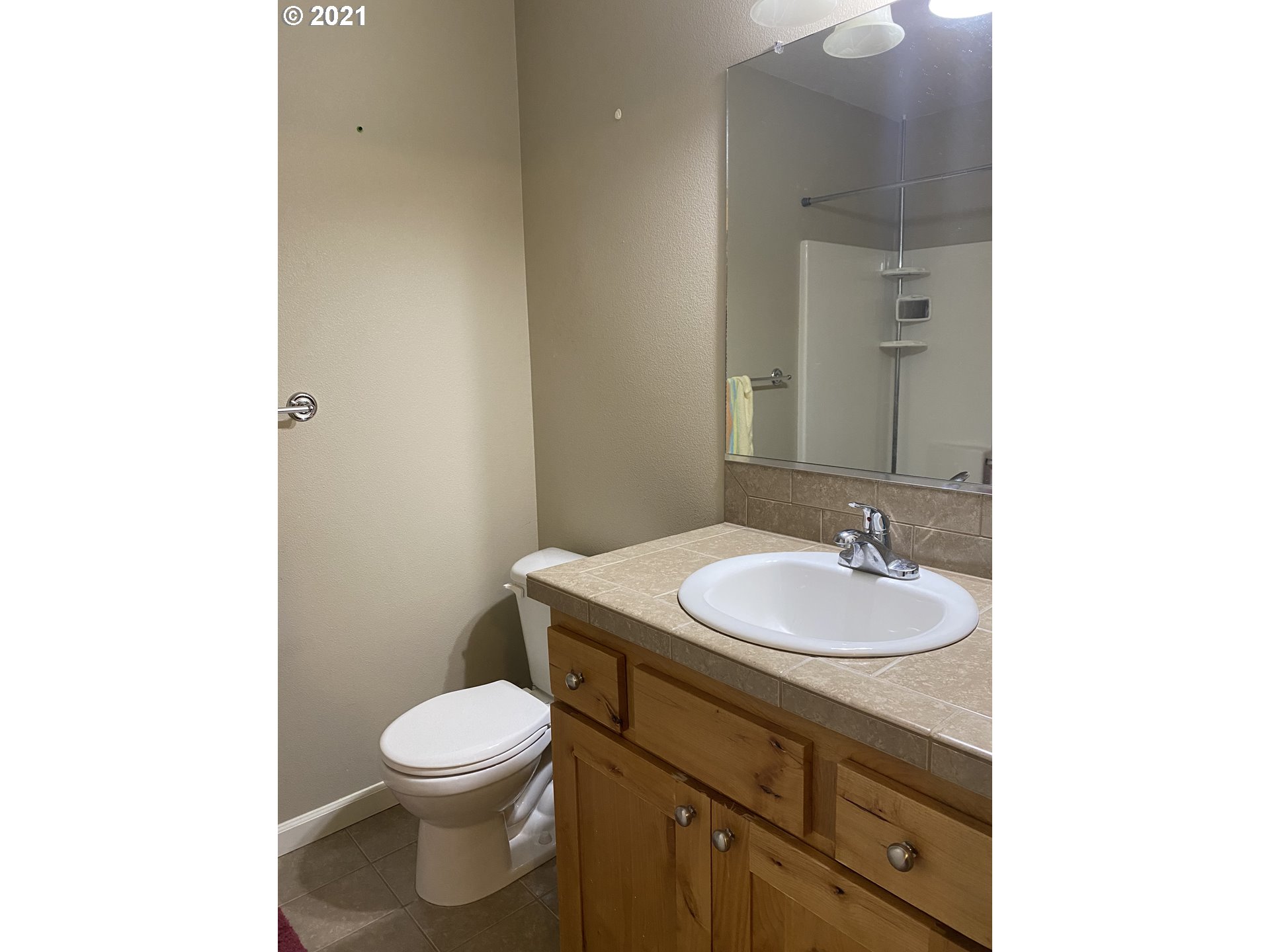 2710 Southeast 141st Avenue, Unit 5 Portland, OR 97236 - Photo 4 of 18